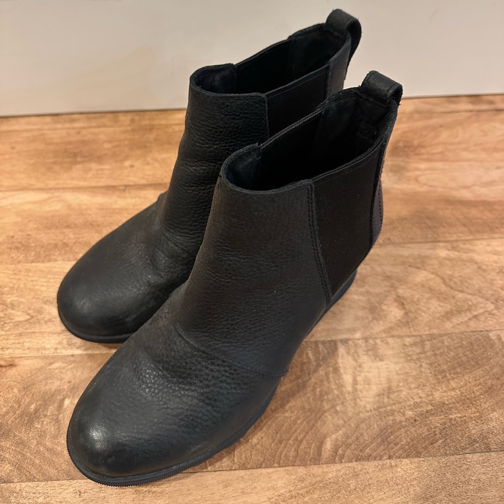 Sorel Black Leather Ankle Booties